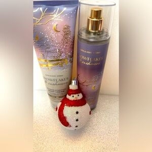 Sold
Snowflake and cashmere